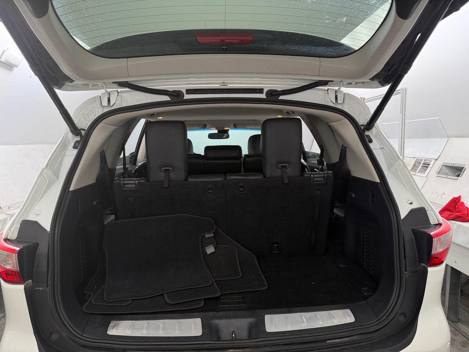 Thumbnail: 2015 INFINITI QX60 - 6