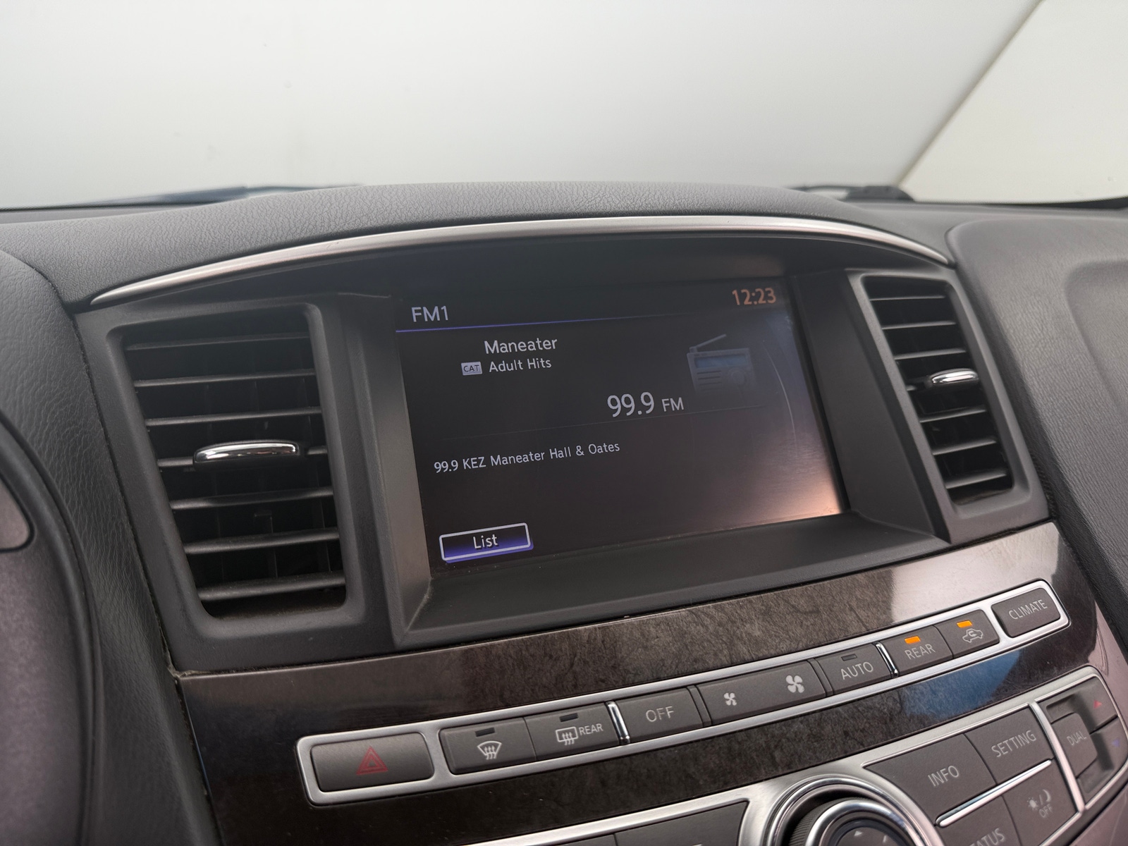 Thumbnail: 2015 INFINITI QX60 - 3