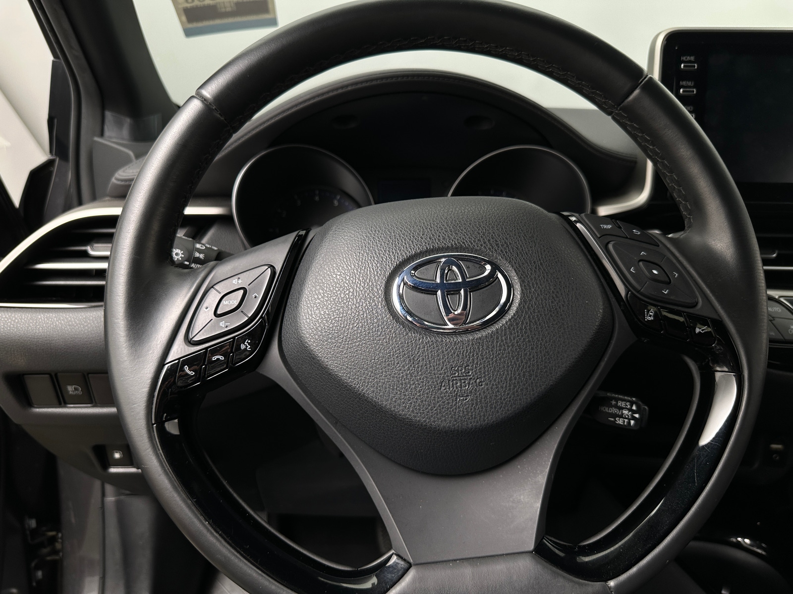 Thumbnail: 2019 Toyota C-HR - 5