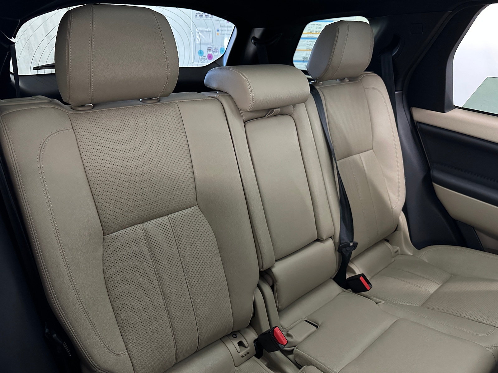 Thumbnail: 2015 Land Rover Discovery Sport - 5