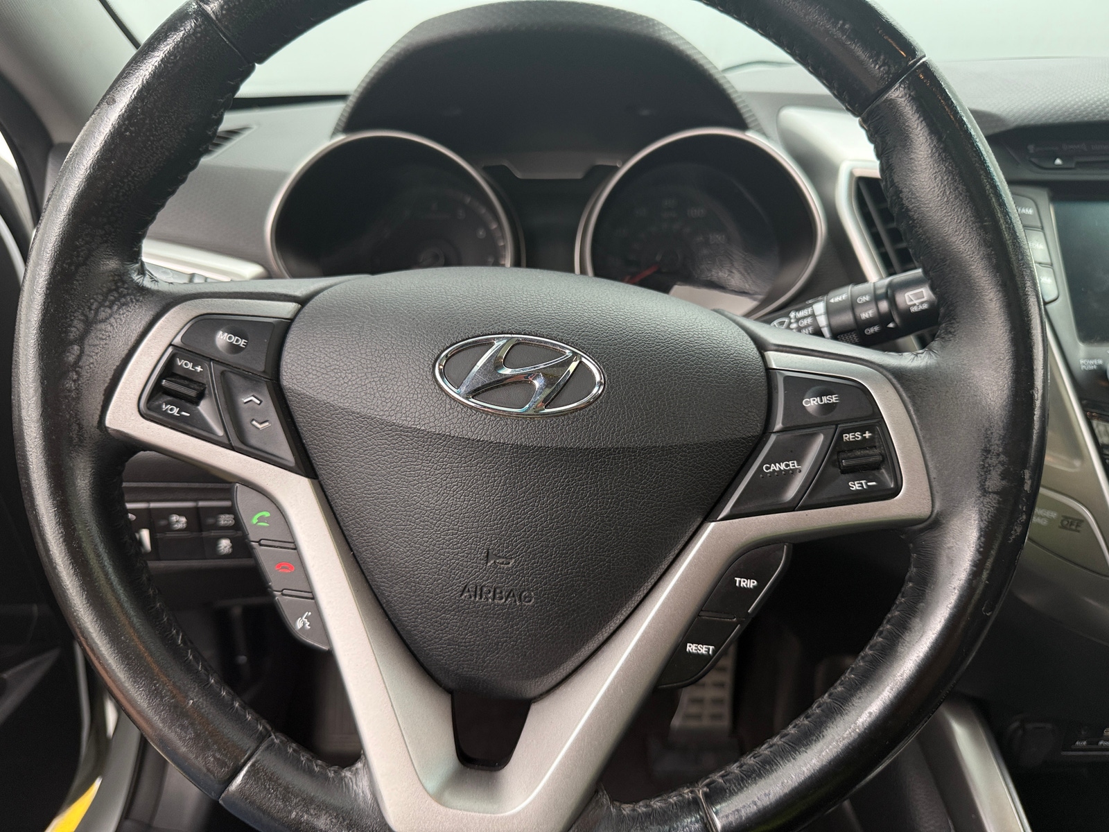 Thumbnail: 2015 Hyundai Veloster - 4