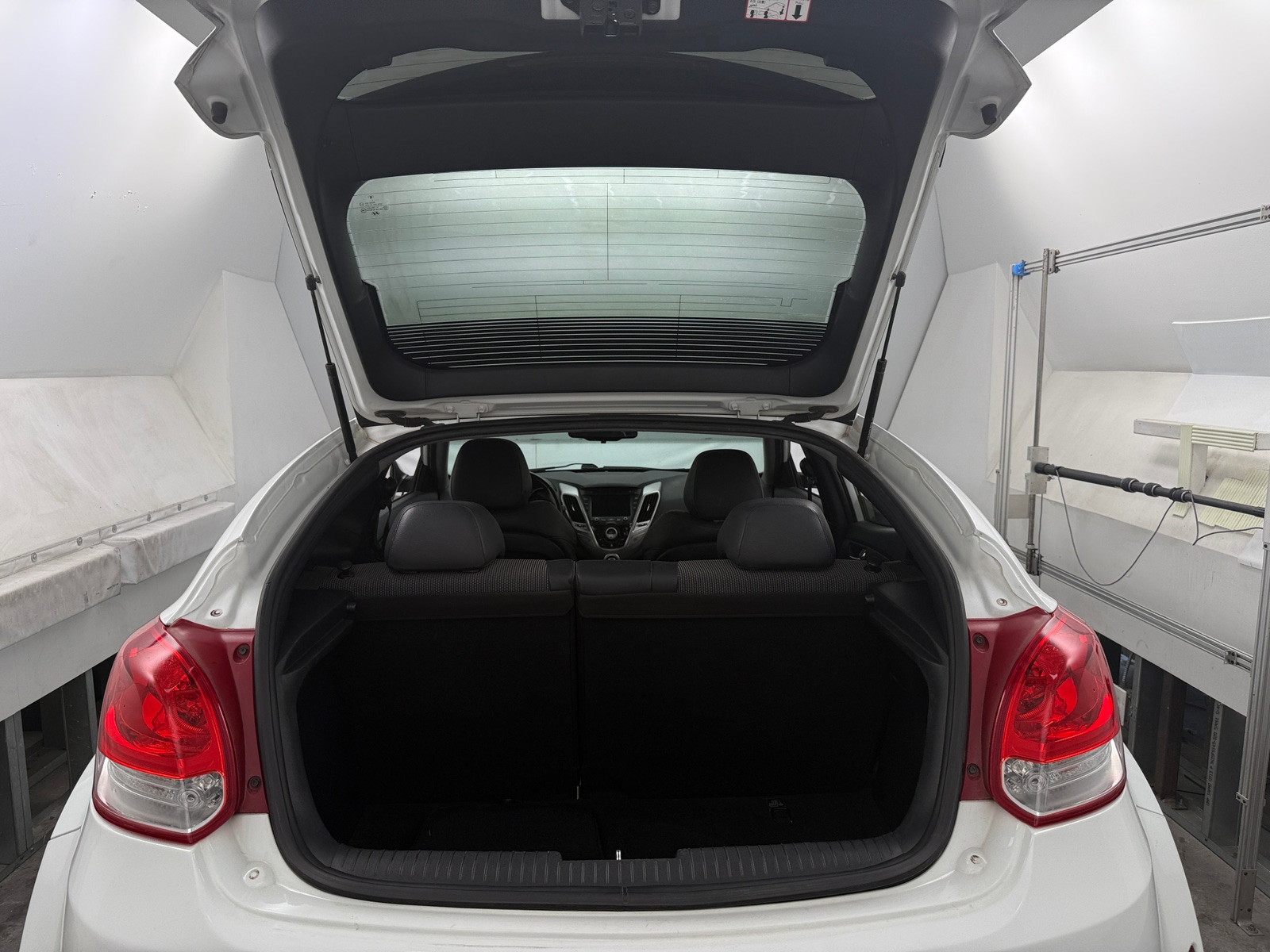 Thumbnail: 2015 Hyundai Veloster - 6