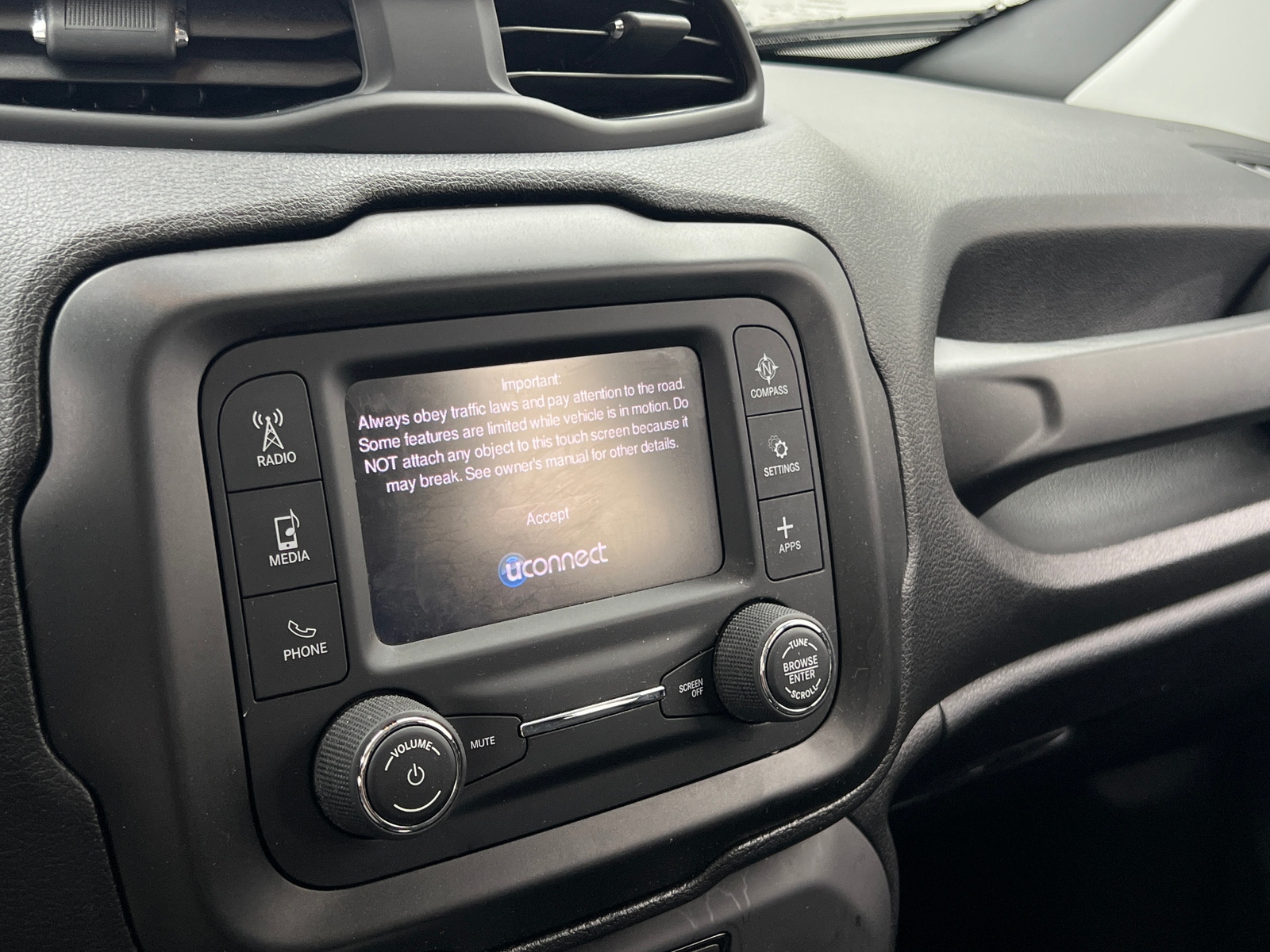Thumbnail: 2019 Jeep Renegade - 4