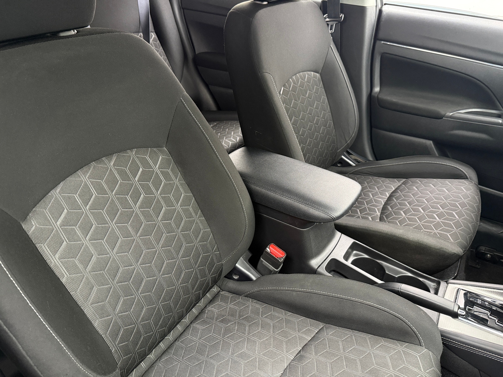 Thumbnail: 2021 Mitsubishi Outlander Sport - 2