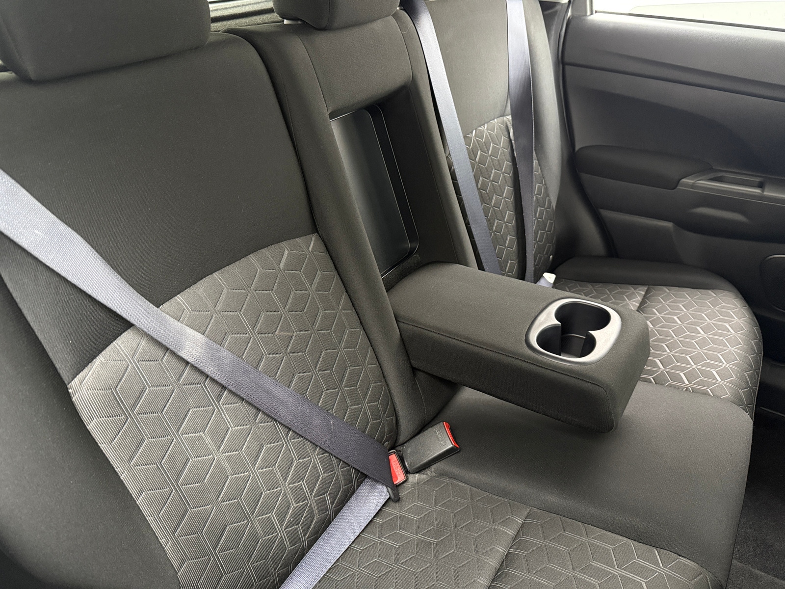 Thumbnail: 2021 Mitsubishi Outlander Sport - 6