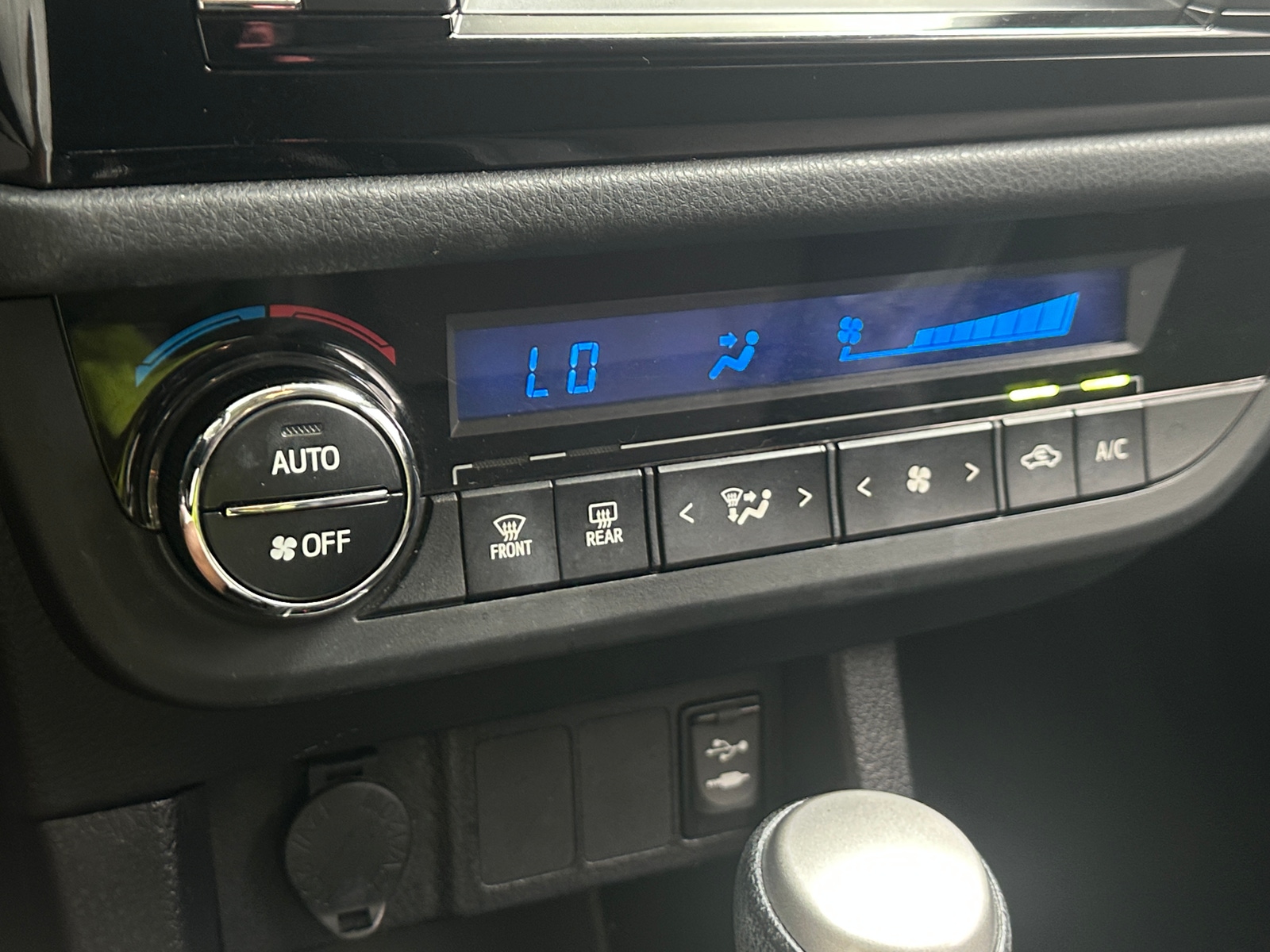 Thumbnail: 2014 Toyota Corolla - 4