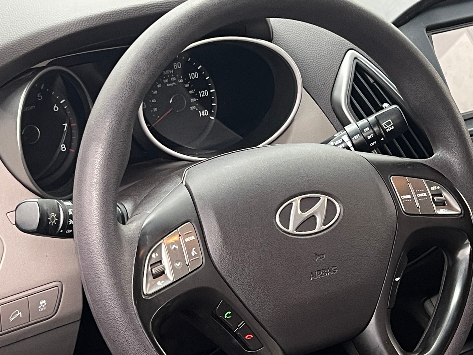 Thumbnail: 2015 Hyundai Tucson - 5