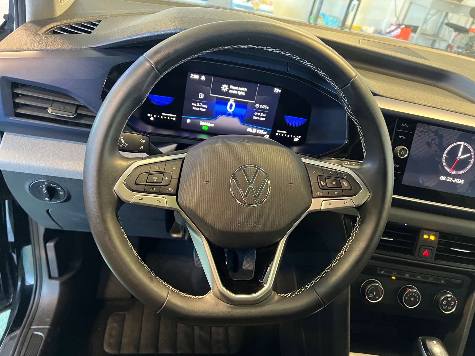 Thumbnail: 2022 Volkswagen Taos - 4