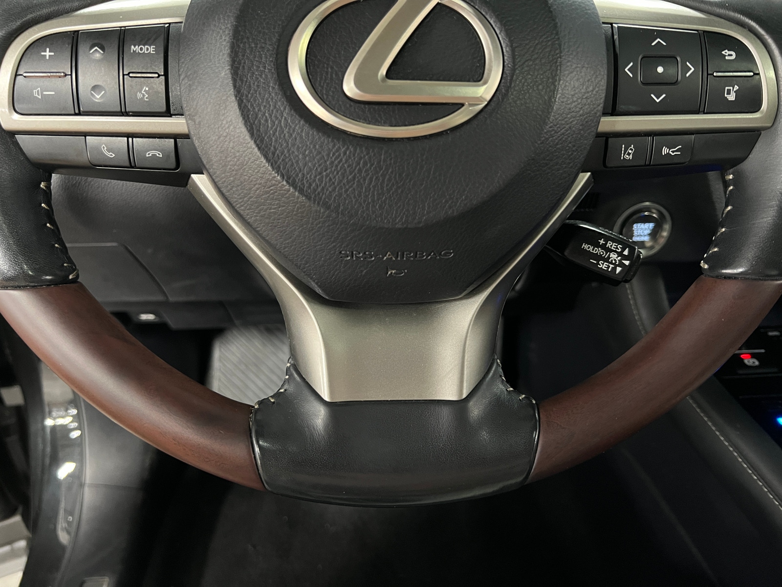 Thumbnail: 2020 Lexus RX - 4