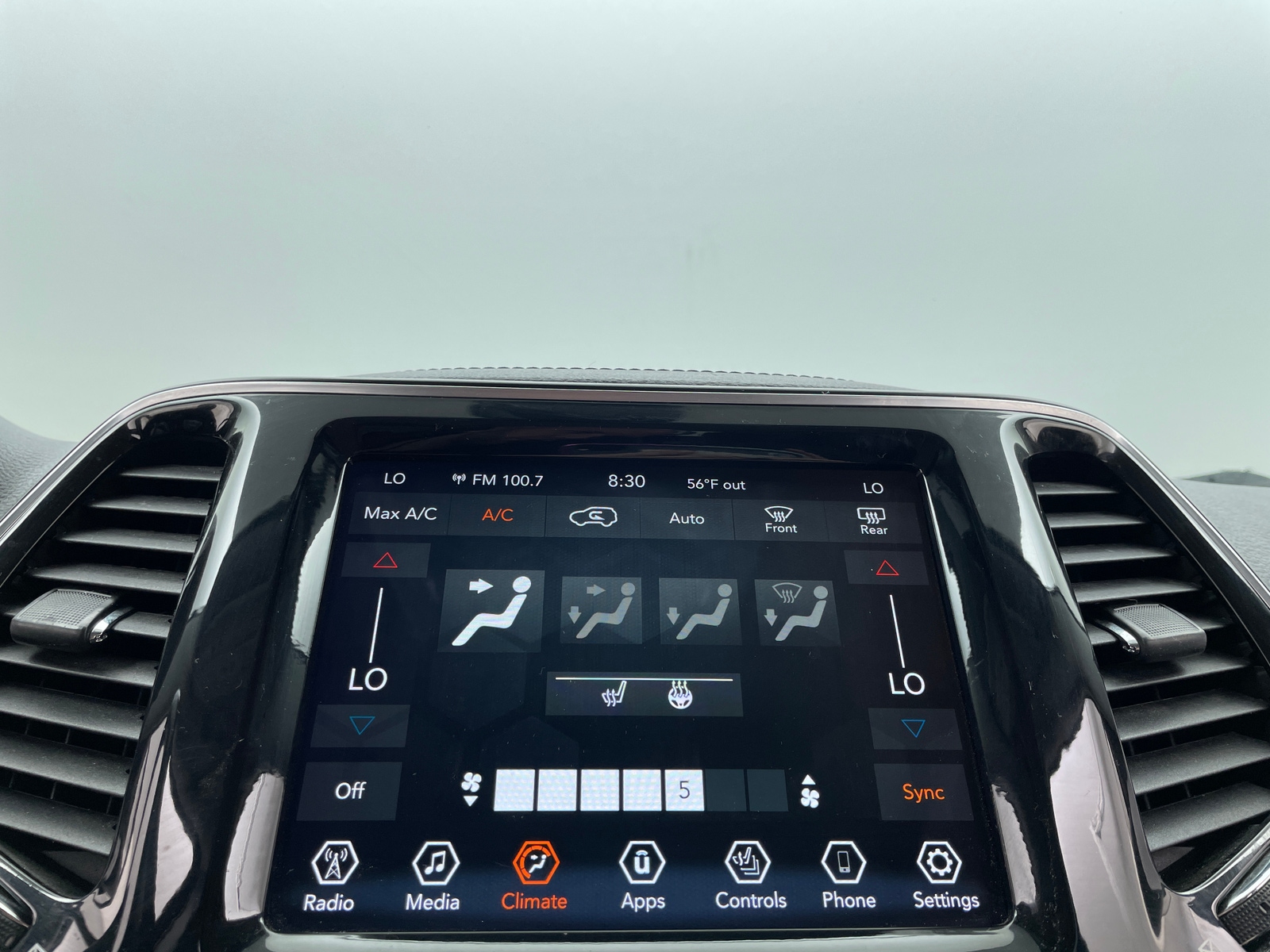 Thumbnail: 2020 Jeep Cherokee - 3