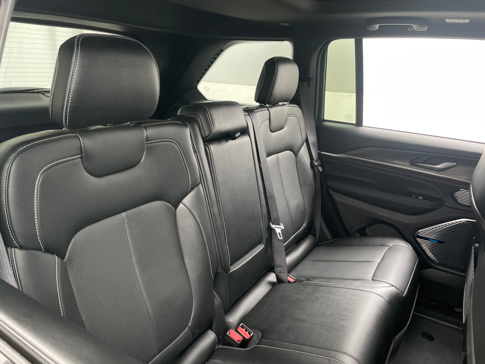 Thumbnail: 2023 Jeep Grand Cherokee - 5