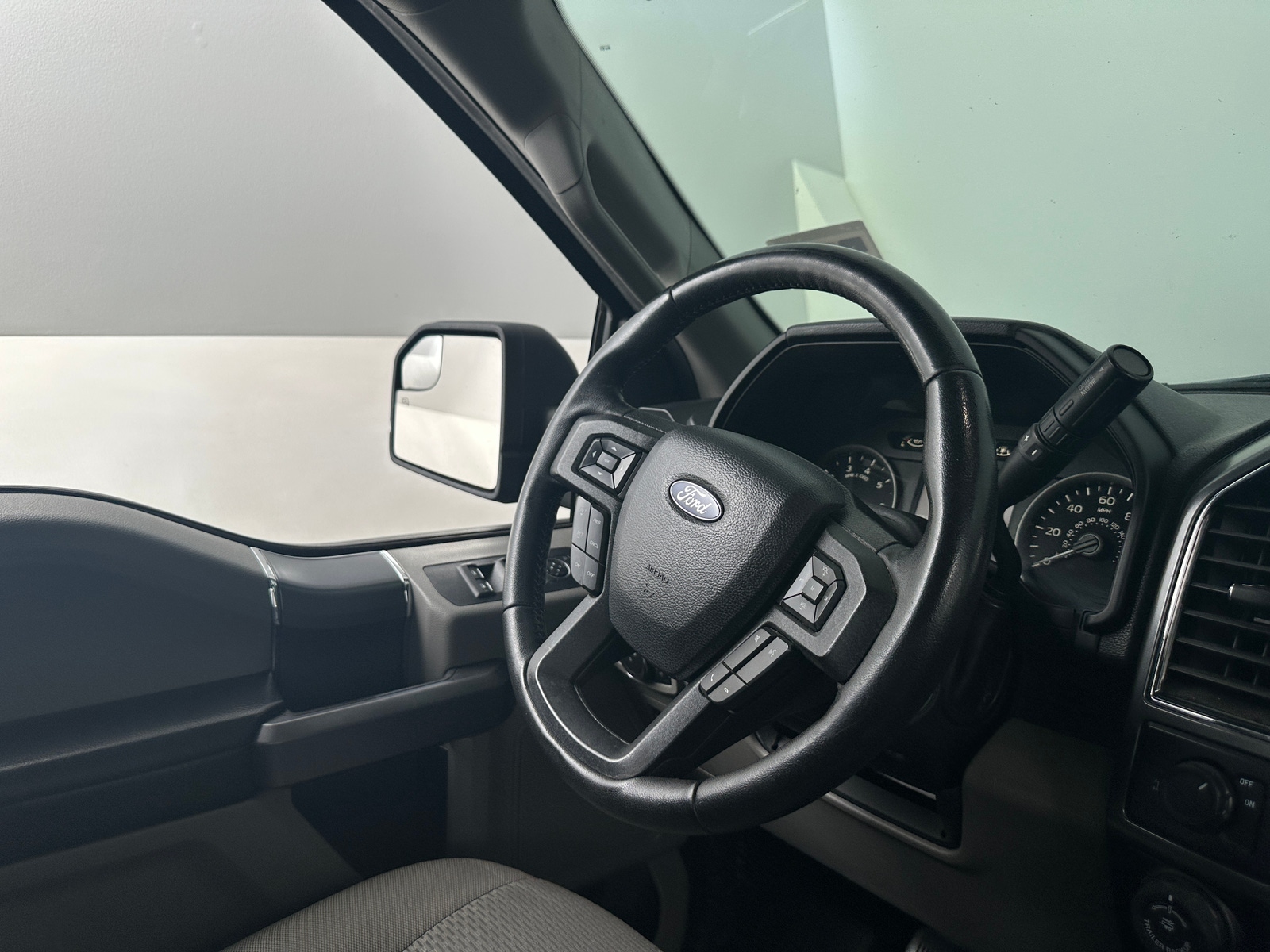 Thumbnail: 2019 Ford Econoline - 5
