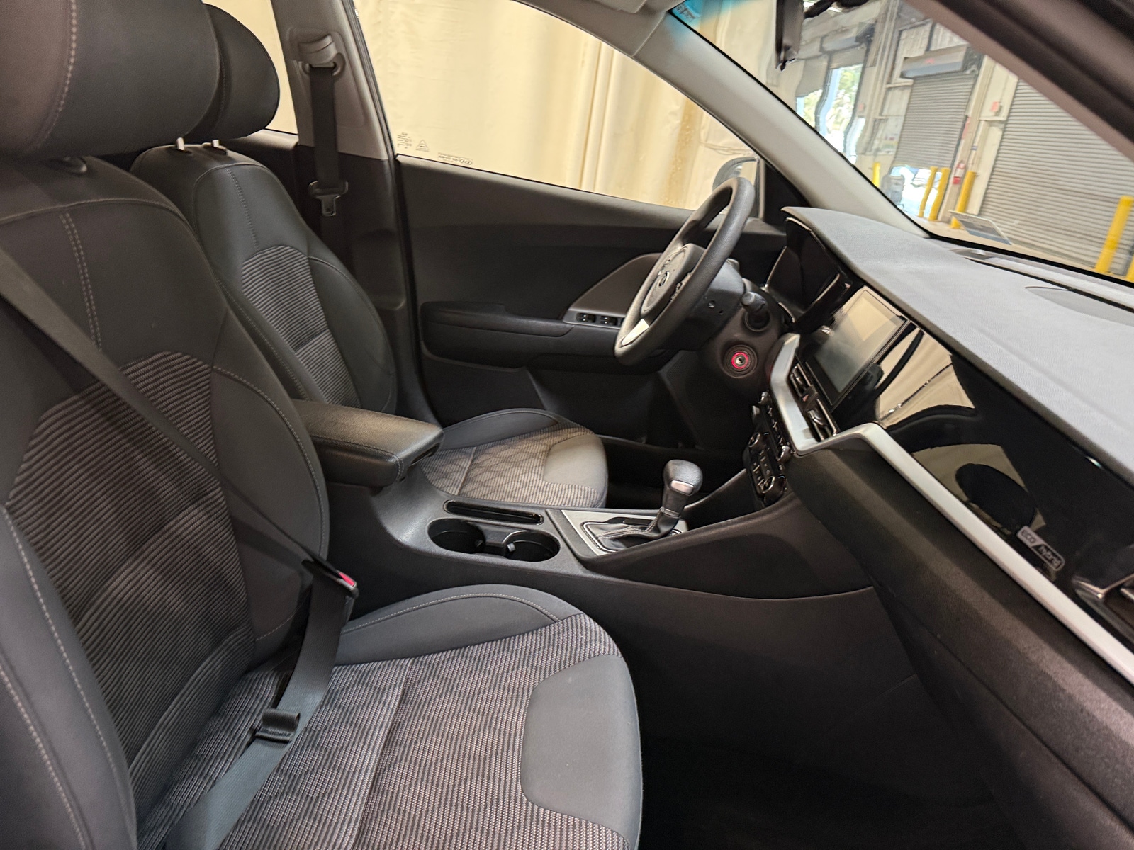 Thumbnail: 2020 Kia Niro - 2