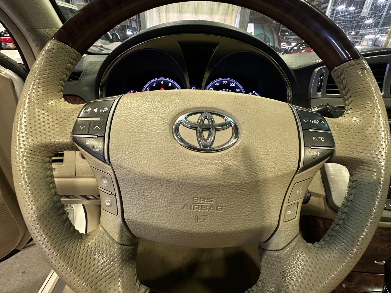 Thumbnail: 2012 Toyota Avalon - 4