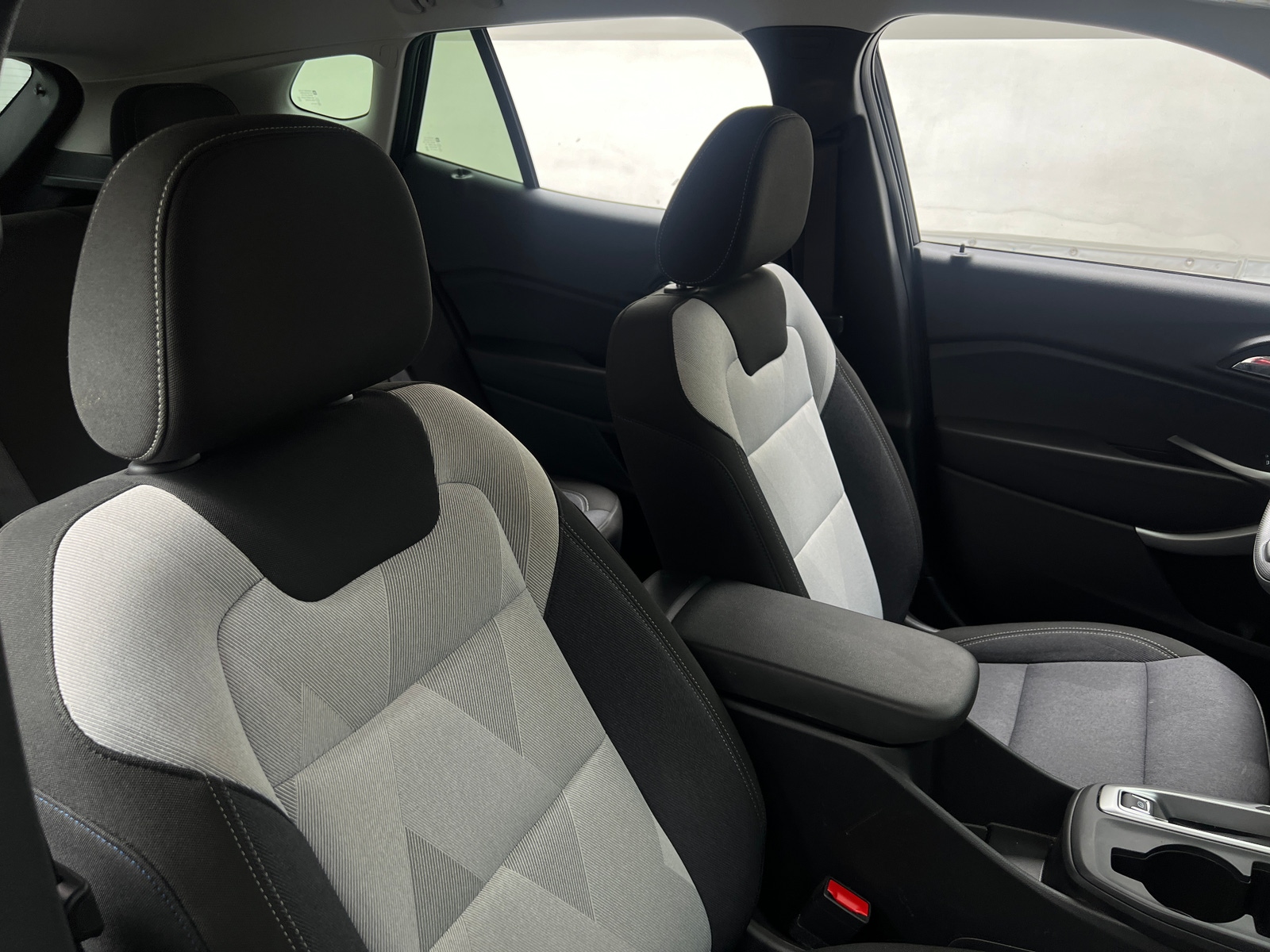 Thumbnail: 2025 Chevrolet Trax - 2