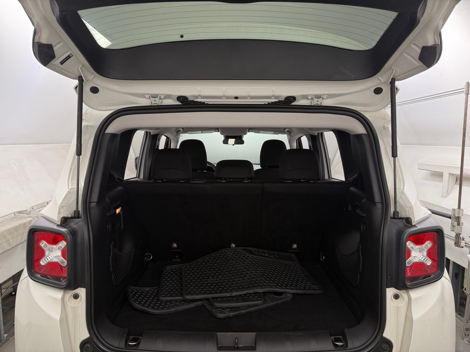 Thumbnail: 2020 Jeep Renegade - 7