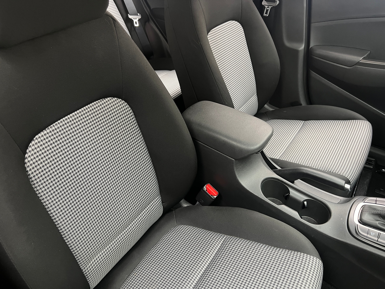 Thumbnail: 2020 Hyundai Kona - 2