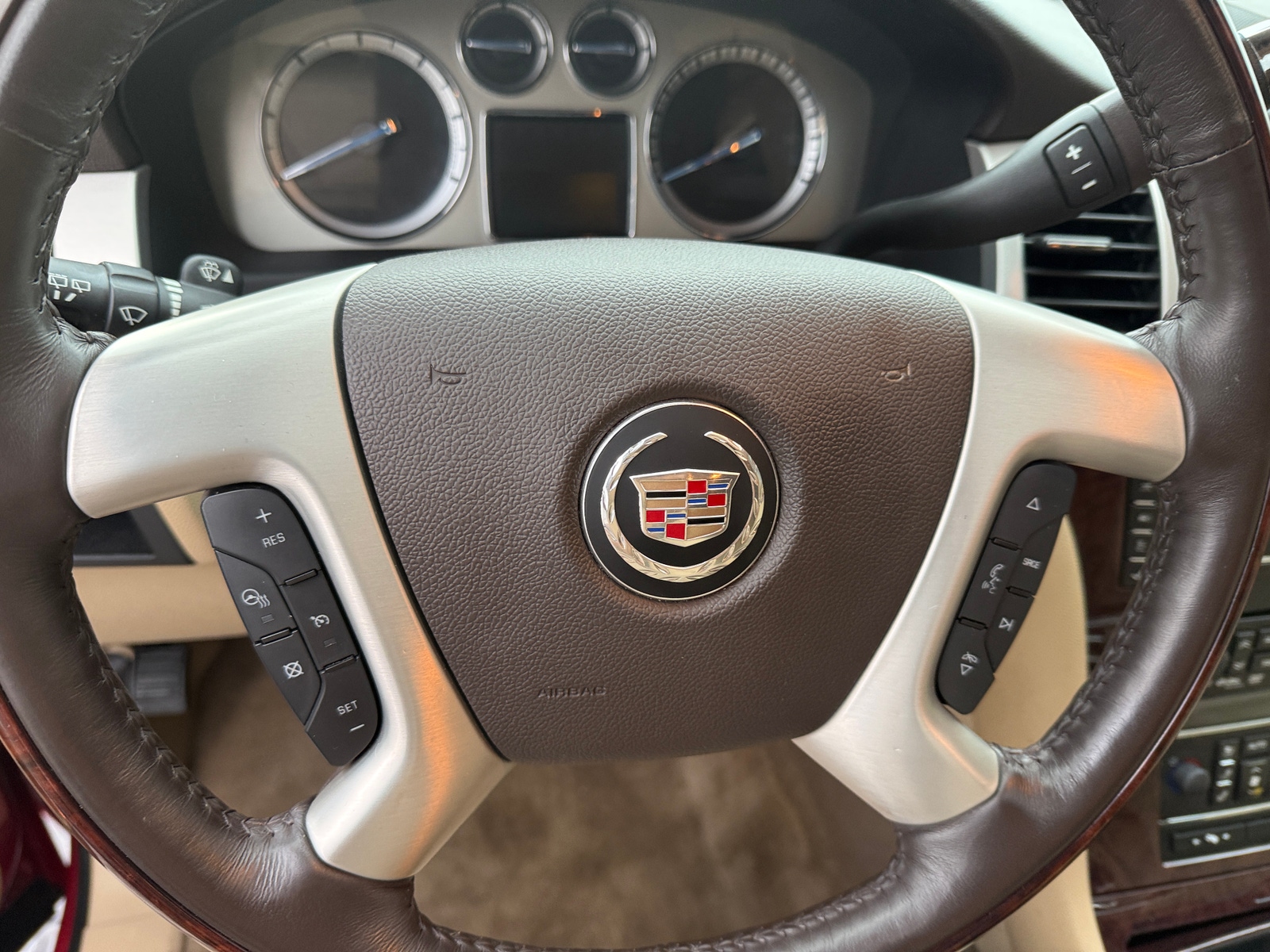 Thumbnail: 2014 Cadillac Escalade - 4