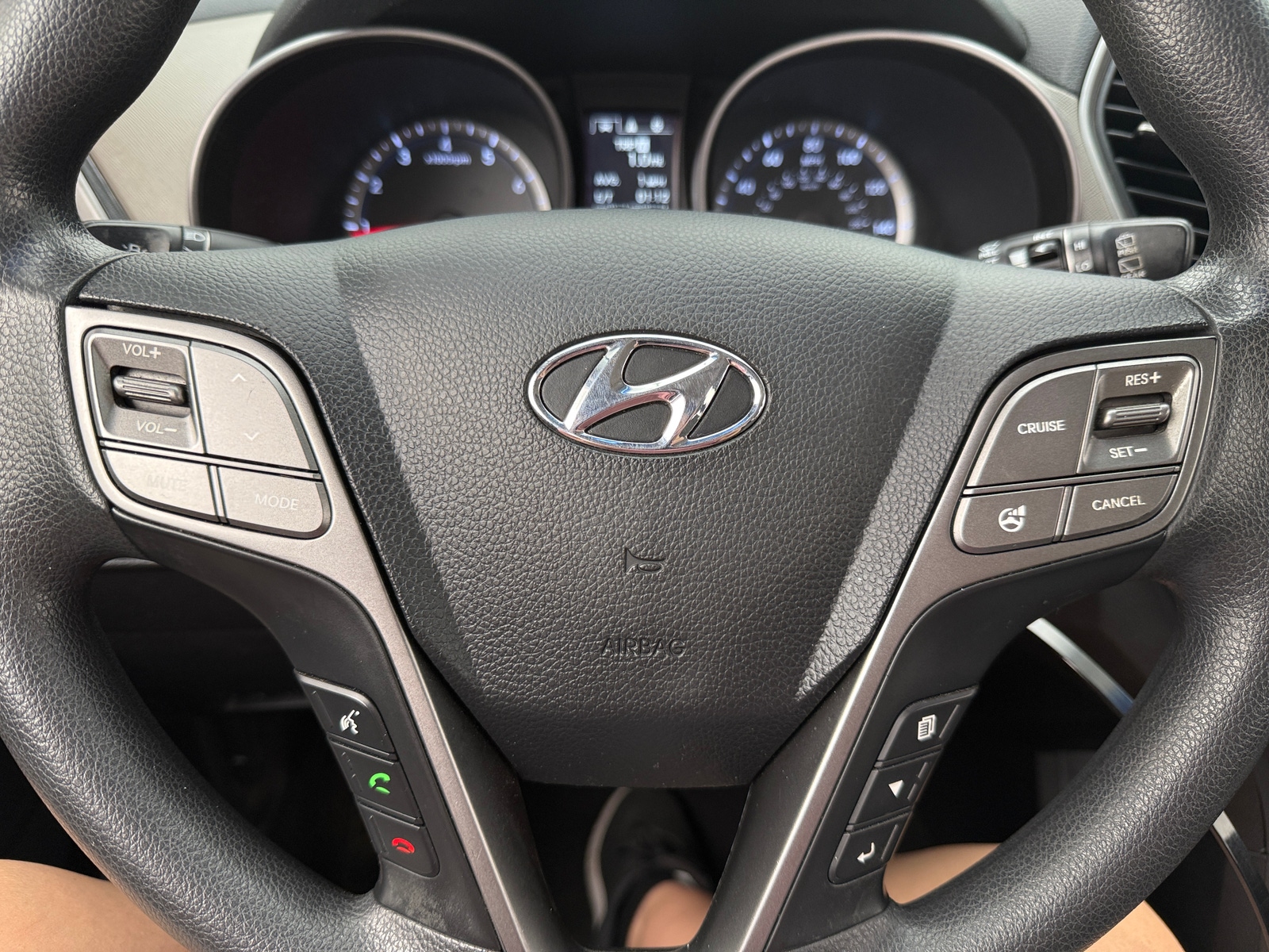 Thumbnail: 2015 Hyundai Santa Fe - 5