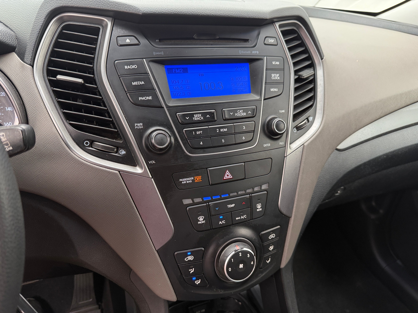 Thumbnail: 2015 Hyundai Santa Fe - 4