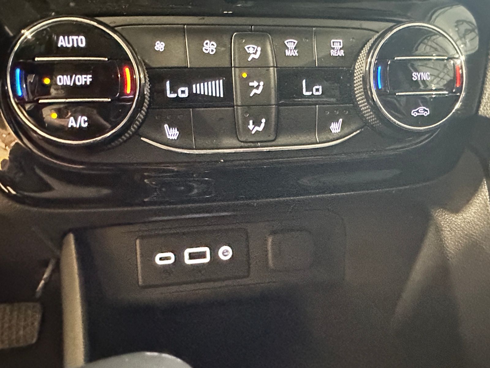 Thumbnail: 2020 Buick Encore GX - 4