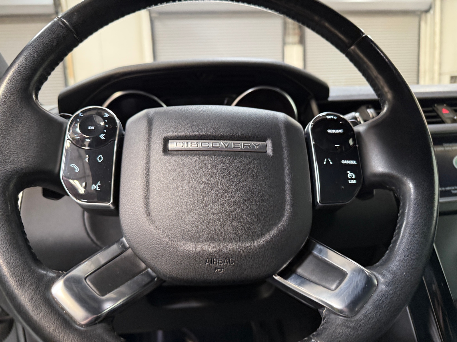 Thumbnail: 2019 Land Rover Discovery - 4