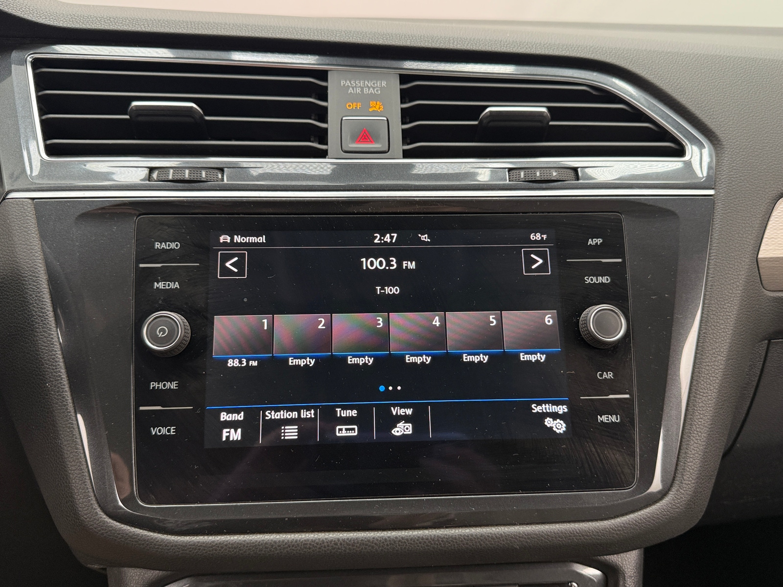 Thumbnail: 2018 Volkswagen Tiguan - 3