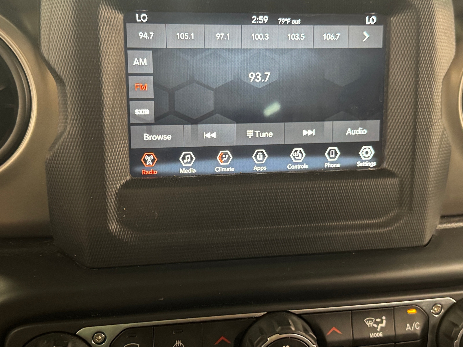 Thumbnail: 2020 Jeep Gladiator - 3