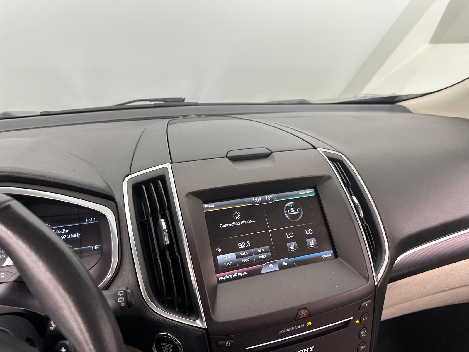 Thumbnail: 2015 Ford Edge - 2
