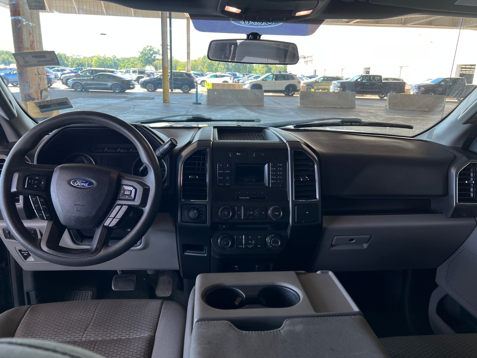 Thumbnail: 2018 Ford Econoline - 3