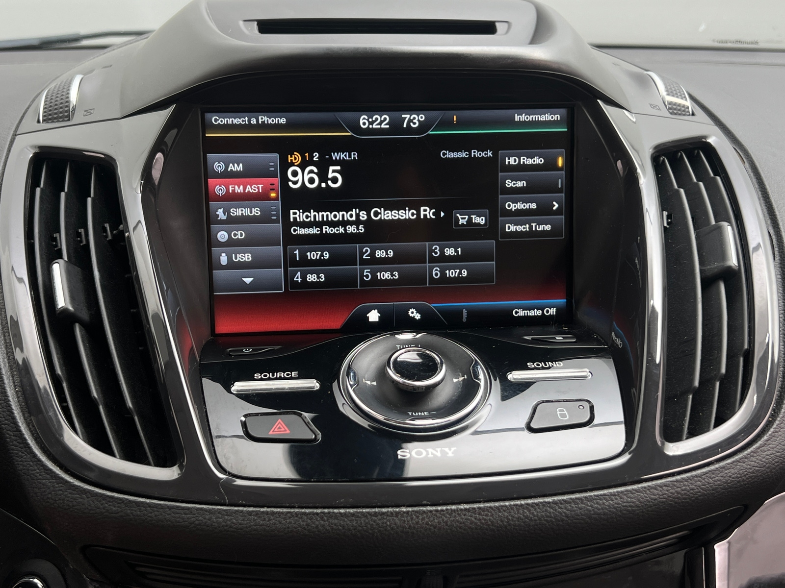 Thumbnail: 2015 Ford Escape - 3