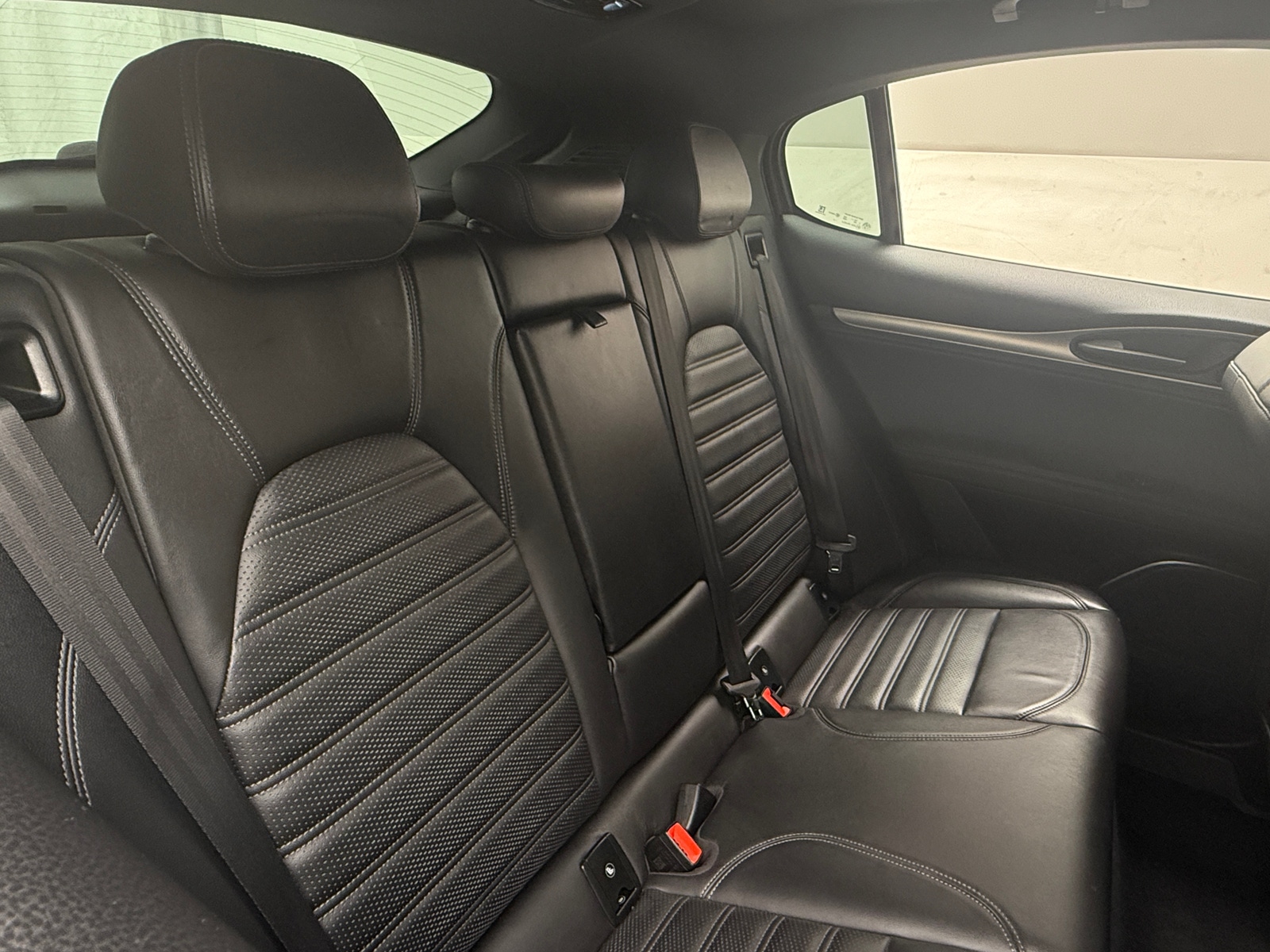 Thumbnail: 2018 Alfa Romeo Stelvio - 5