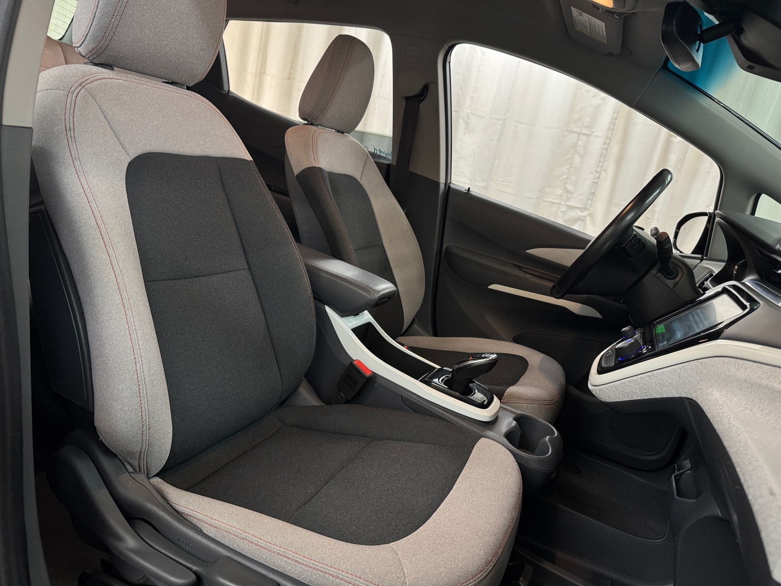 Thumbnail: 2020 Chevrolet Bolt EV - 2