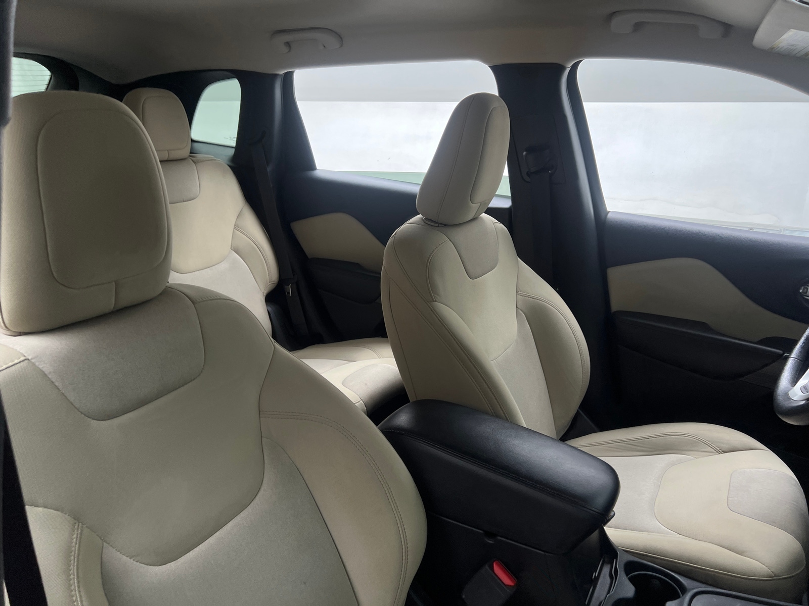 Thumbnail: 2016 Jeep Cherokee - 2