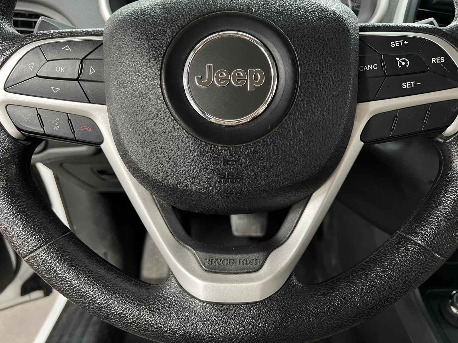 Thumbnail: 2016 Jeep Cherokee - 5