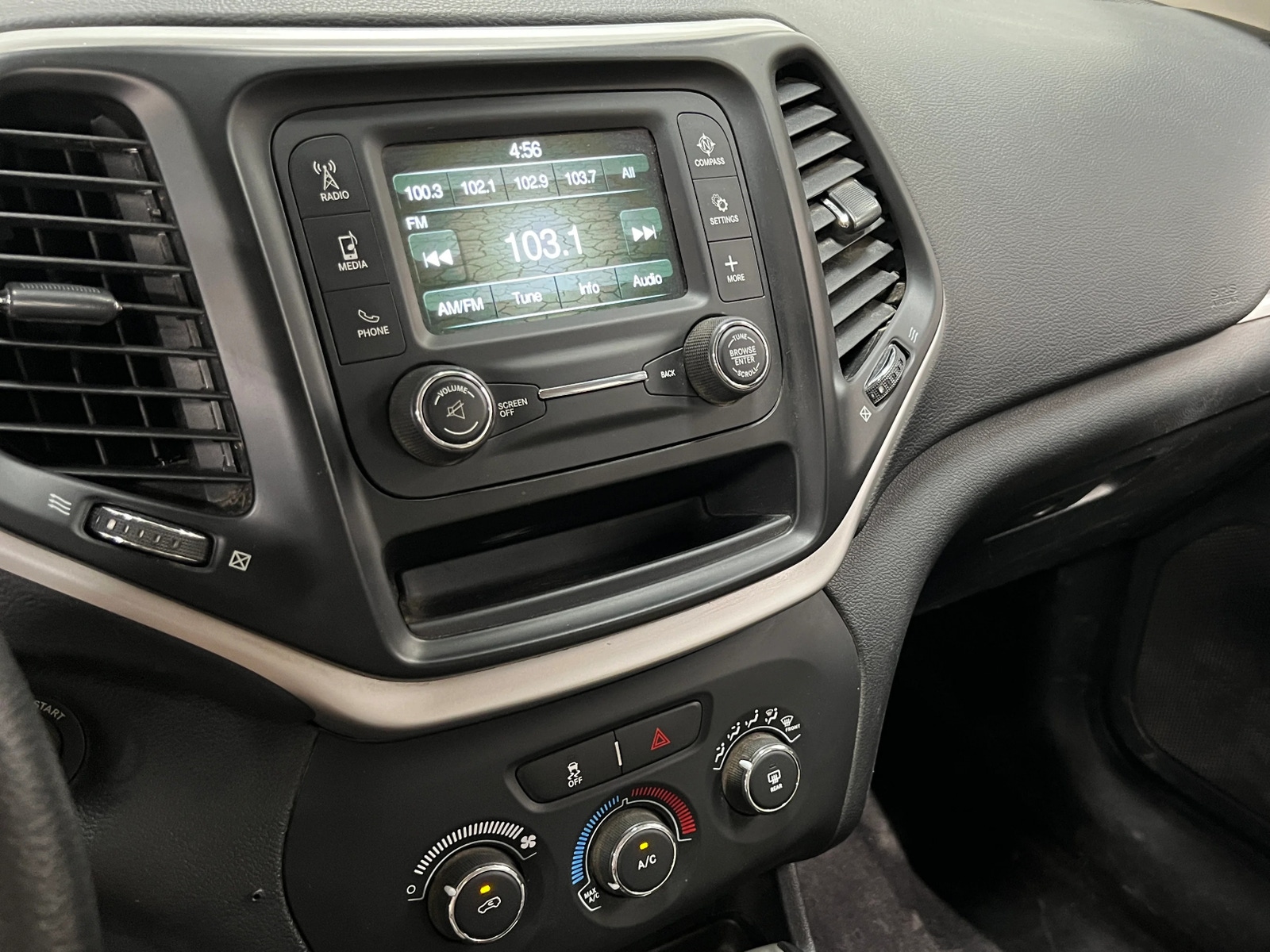 Thumbnail: 2016 Jeep Cherokee - 4