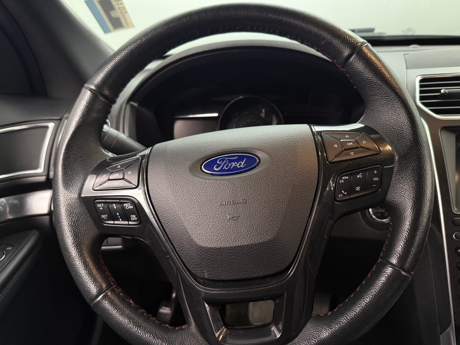 Thumbnail: 2018 Ford Explorer - 4