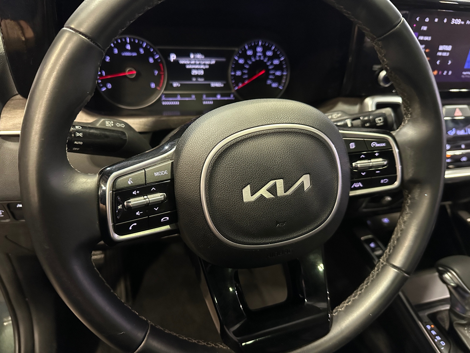 Thumbnail: 2022 Kia Sorento - 4