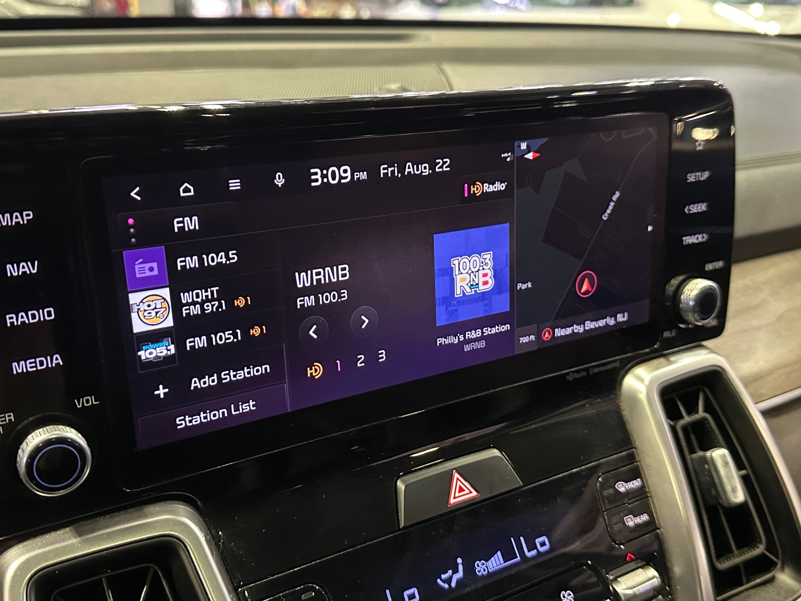 Thumbnail: 2022 Kia Sorento - 3