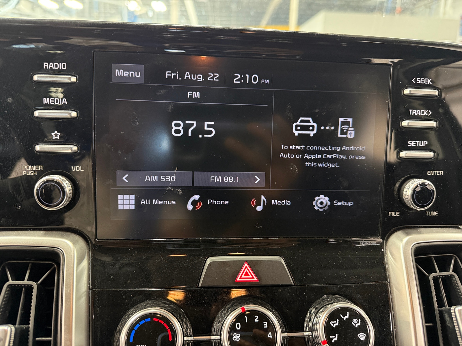 Thumbnail: 2022 Kia Sorento - 4