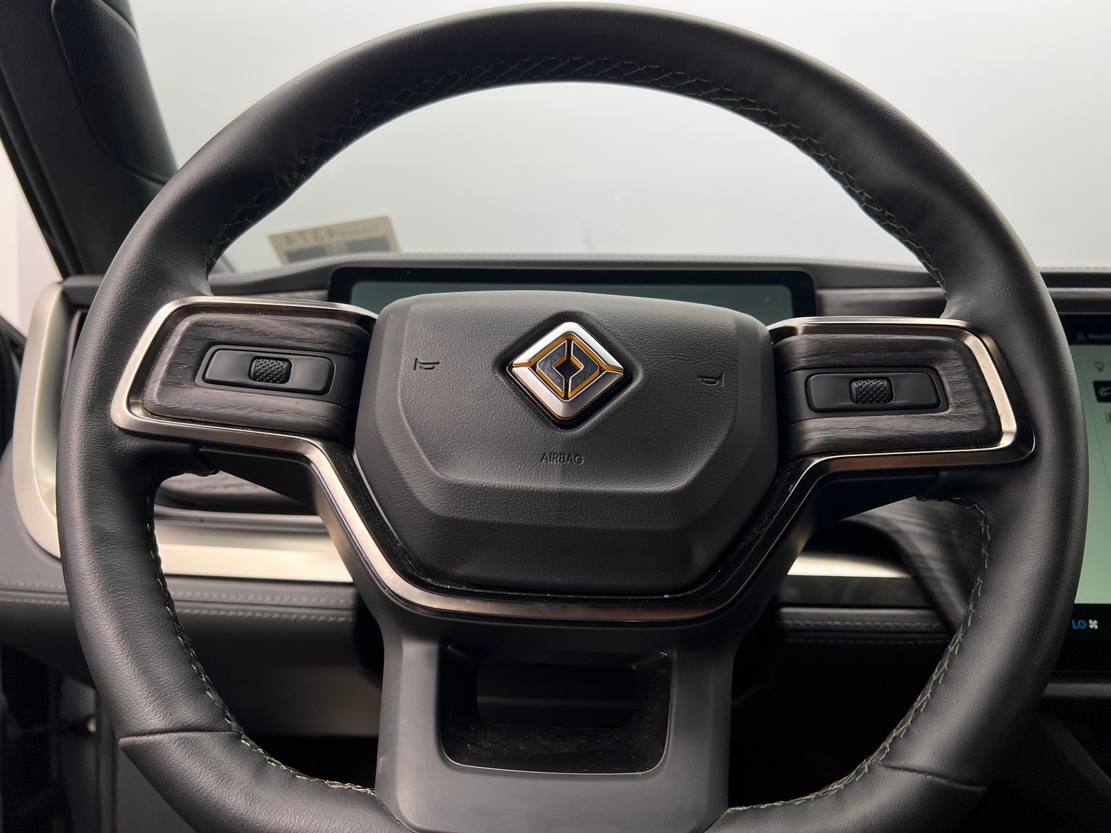 Thumbnail: 2023 Rivian R1T - 4