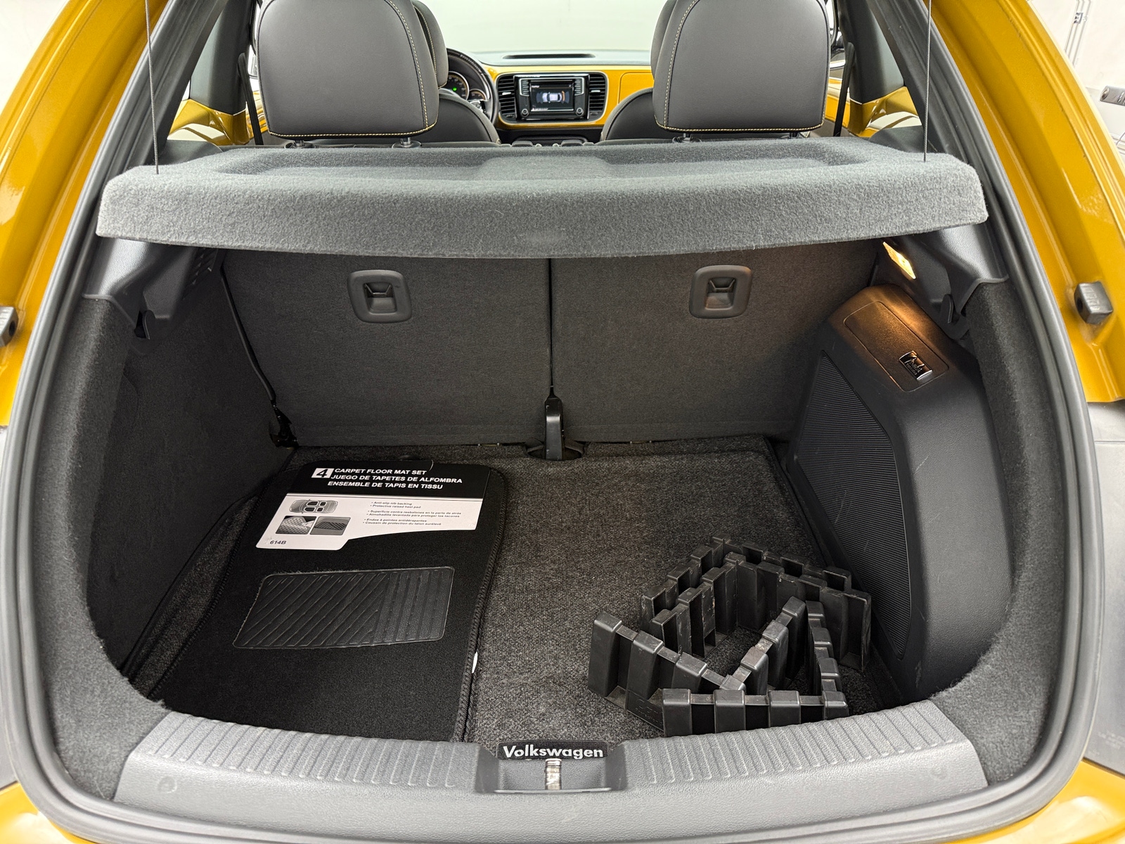 Thumbnail: 2016 Volkswagen Beetle - 6