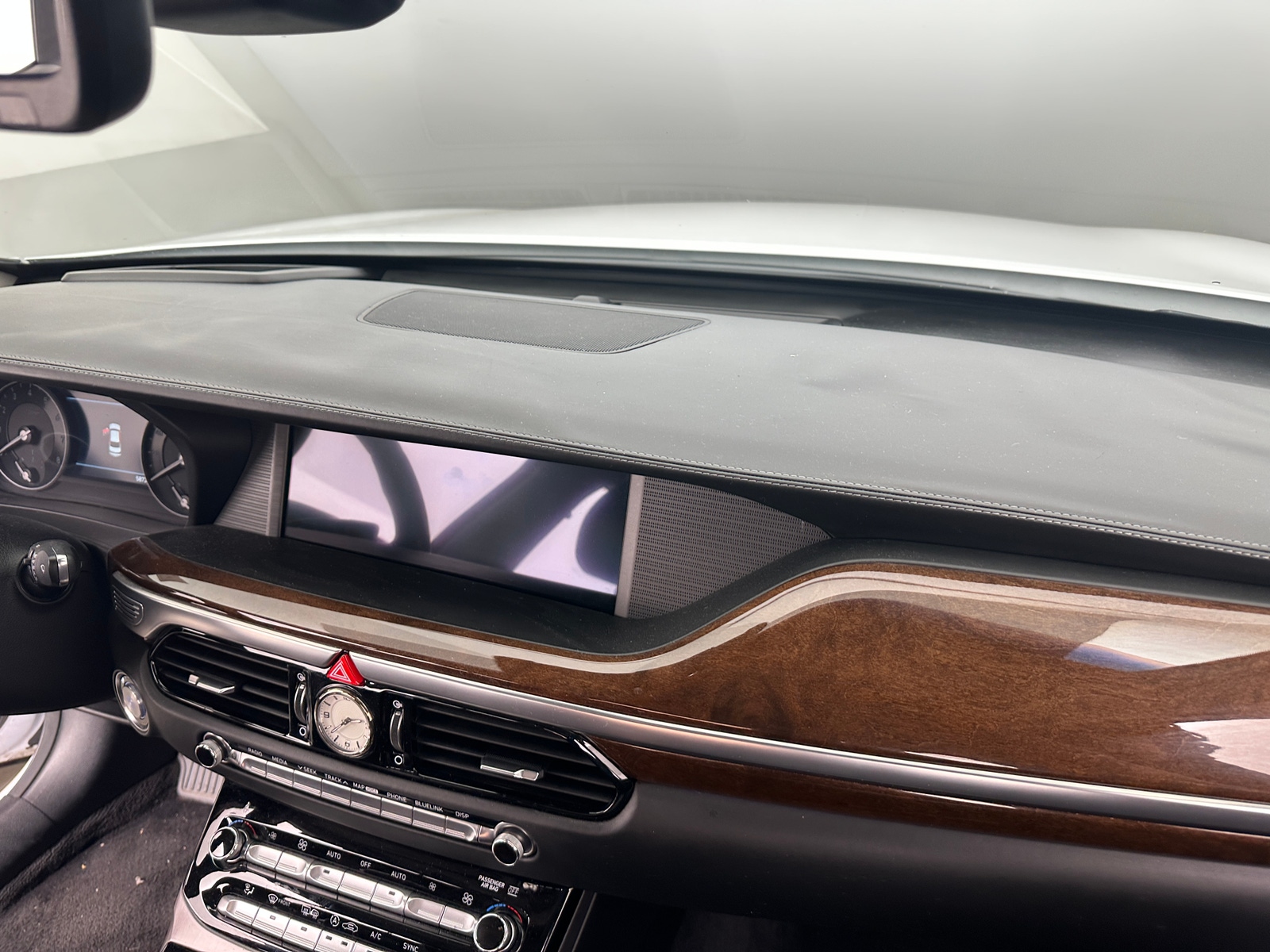 Thumbnail: 2017 Genesis G90 - 2