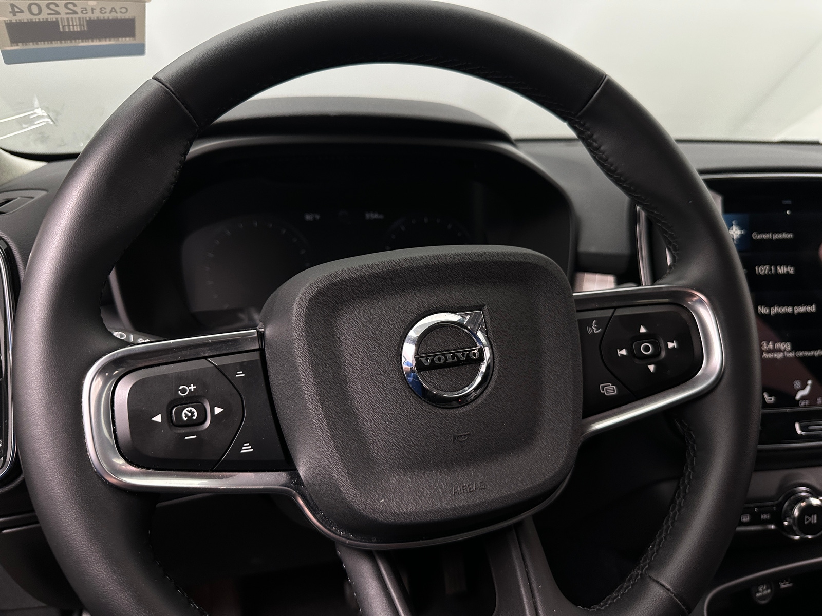 Thumbnail: 2022 Volvo XC40 - 4