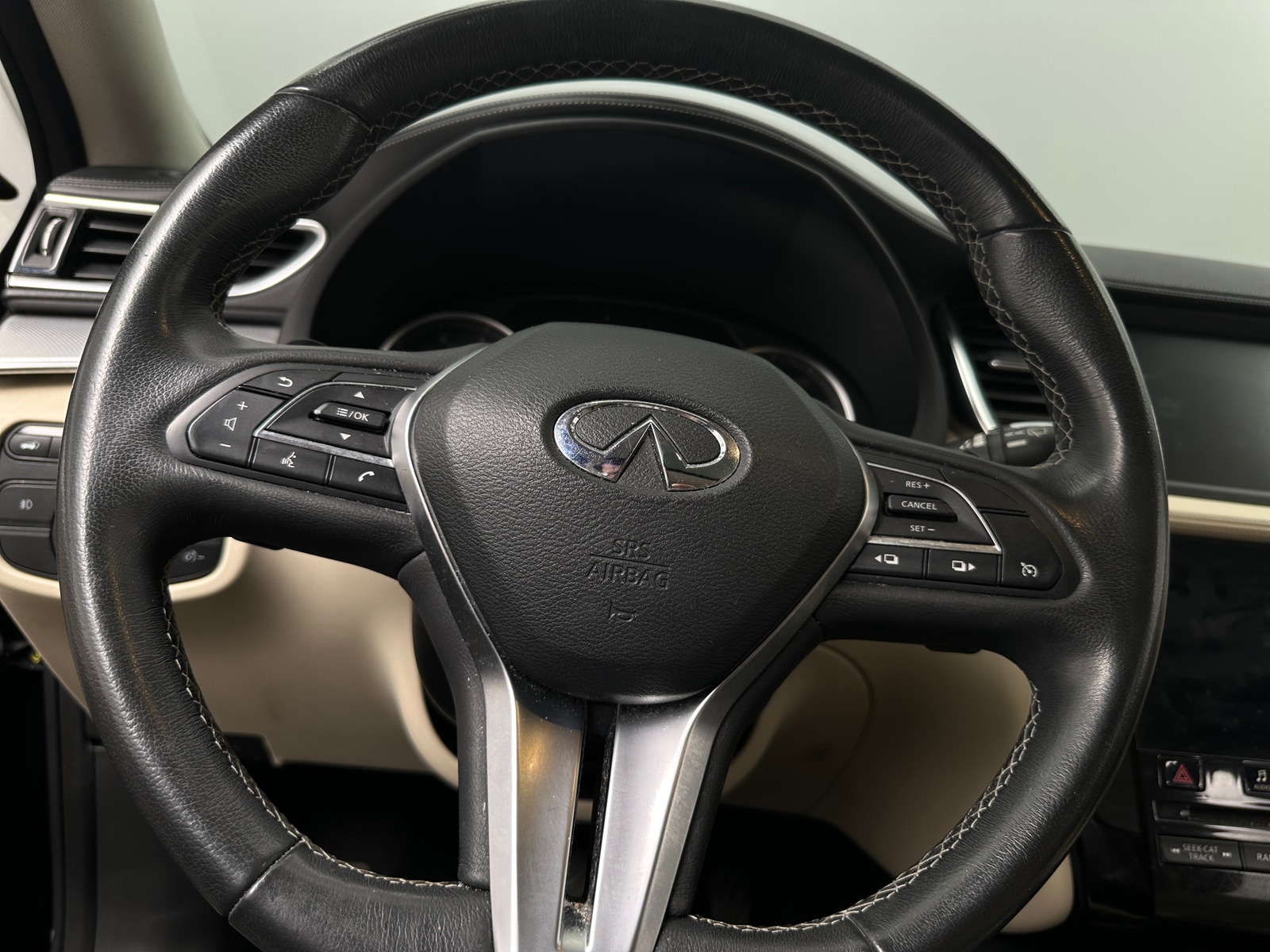 Thumbnail: 2019 INFINITI QX50 - 4