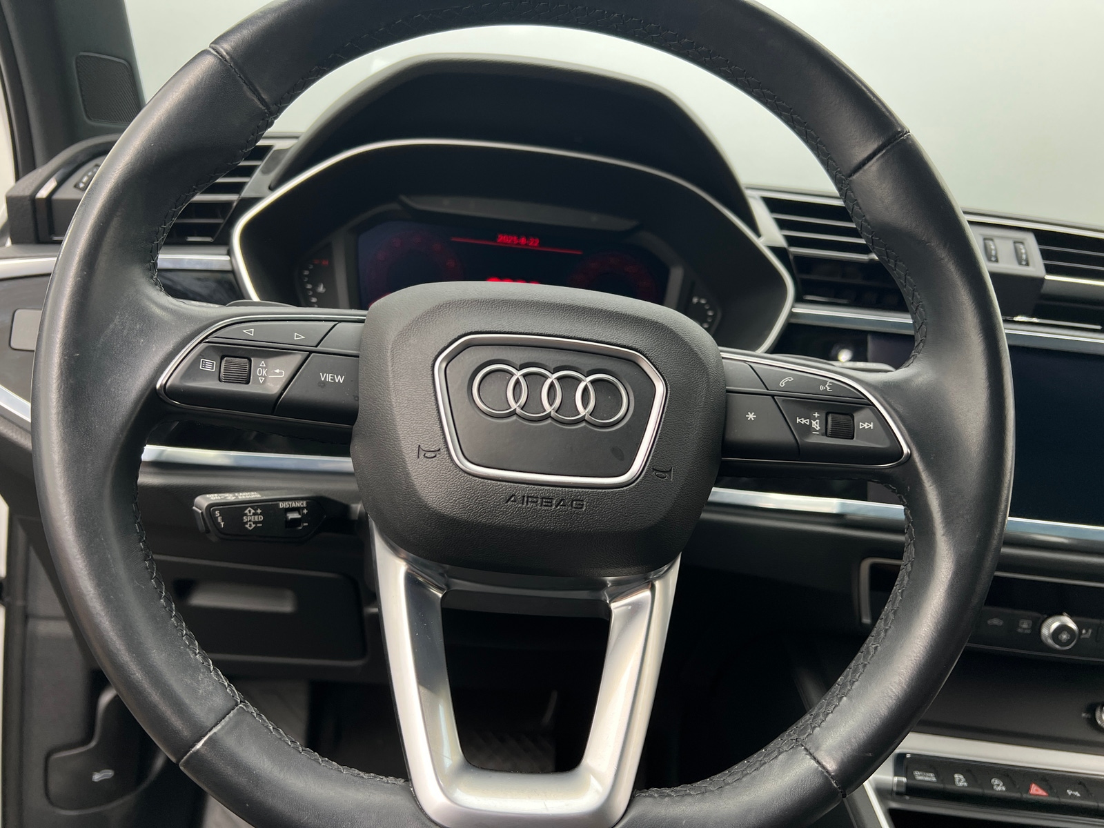 Thumbnail: 2021 Audi Q3 - 4