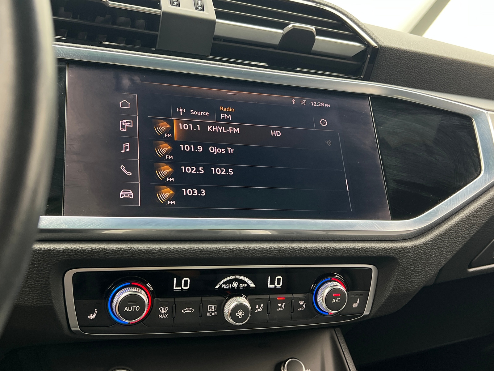 Thumbnail: 2021 Audi Q3 - 3