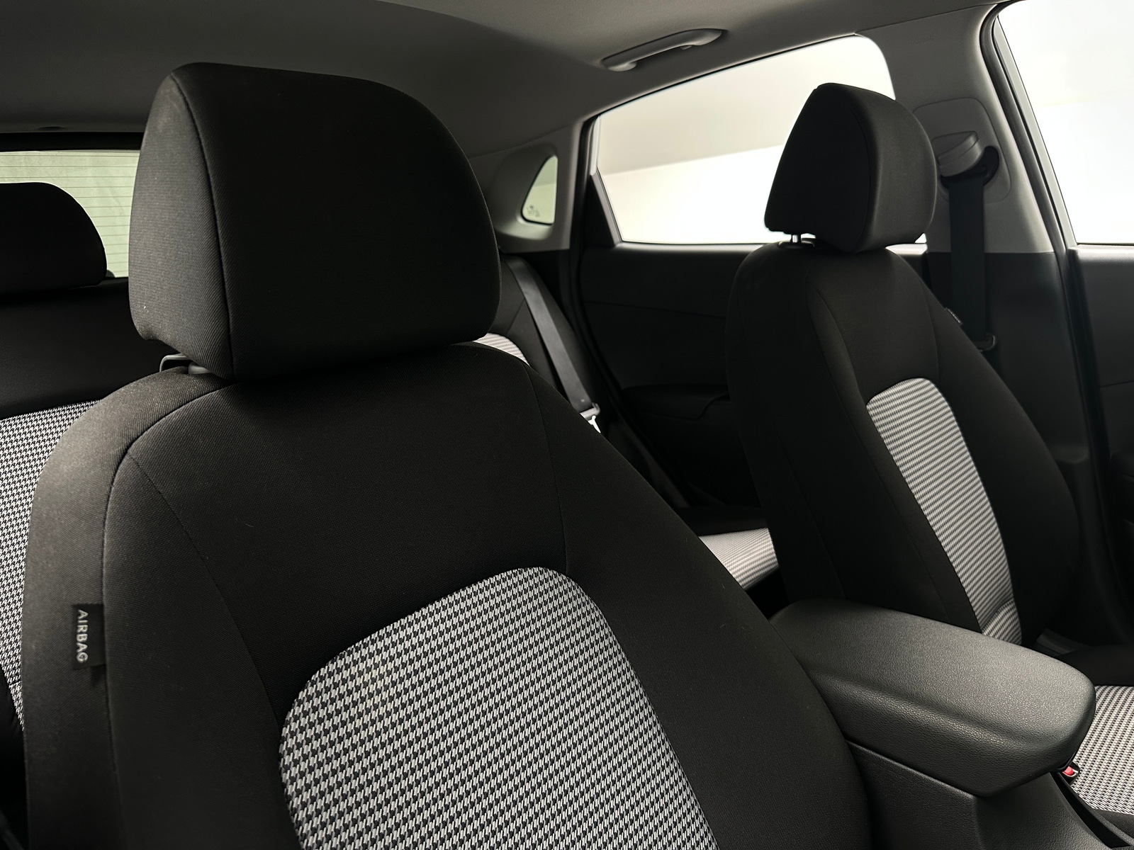 Thumbnail: 2021 Hyundai Kona - 2