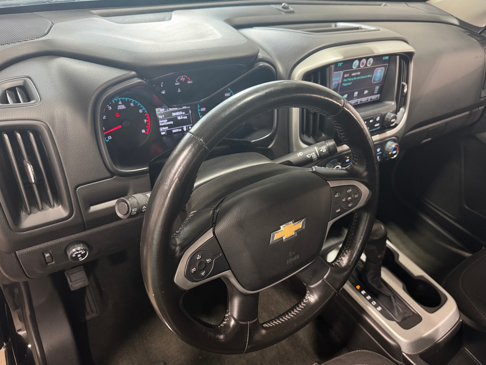Thumbnail: 2015 Chevrolet Colorado - 3