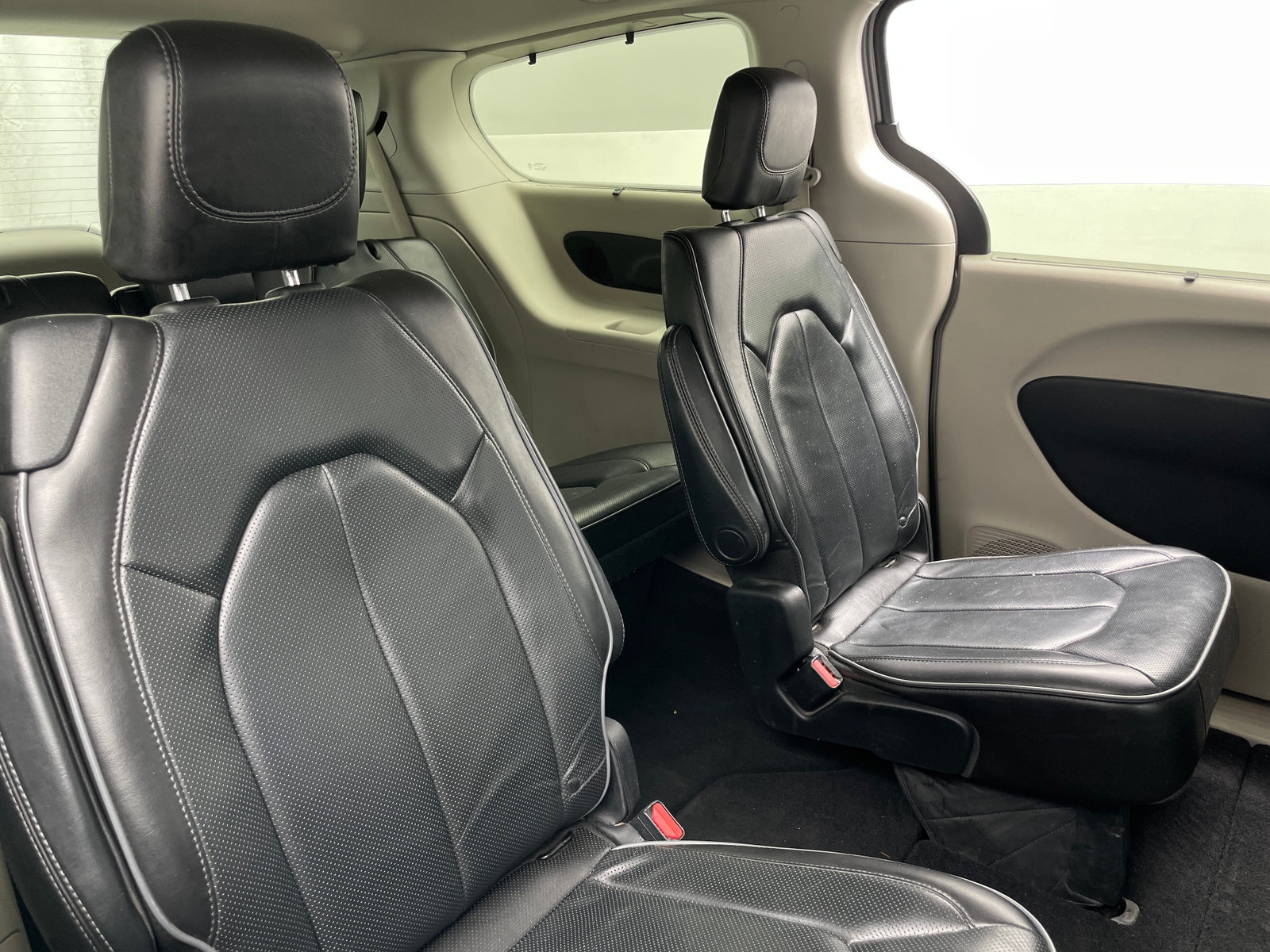 Thumbnail: 2019 Chrysler Pacifica - 5